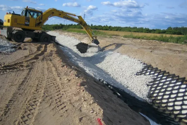 Filling the geo-cairn with aggregate