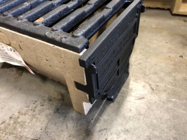 Gutter with cast iron grid - Image 2
